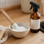 Dégraissant naturel vinaigre-bicarbonate : traces grasses sur plaque